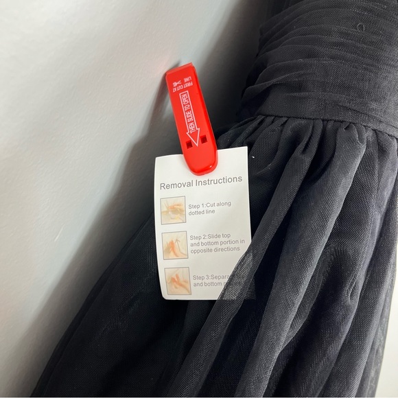 Mac Duggal 20412 Ruffled One Shoulder High Low Tulle Gown Size 4 NWT Black - Picture 10 of 13